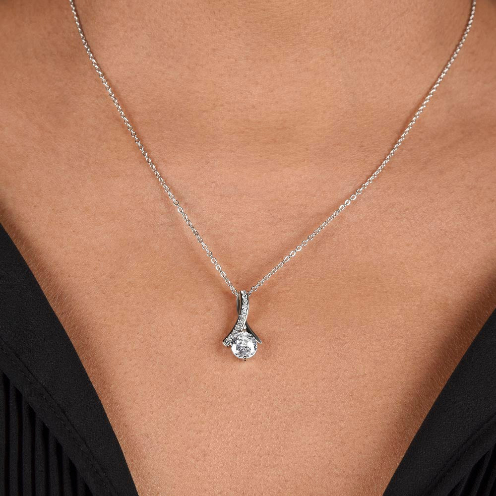Till Min Underbara Mormor - Aldrig Separerade - Halsband Alluring Beauty